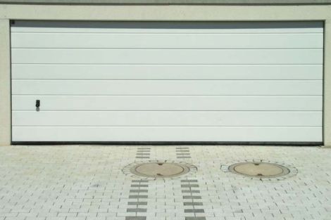 Portes de garage standard ou sur-mesure pour la rénovation
